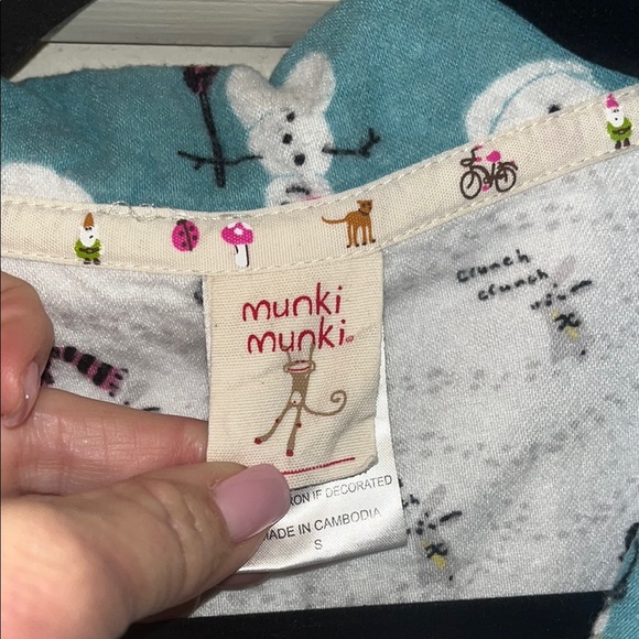 Munki Munki preowned size small Snowman Print Pajama Top only - Picture 4 of 7